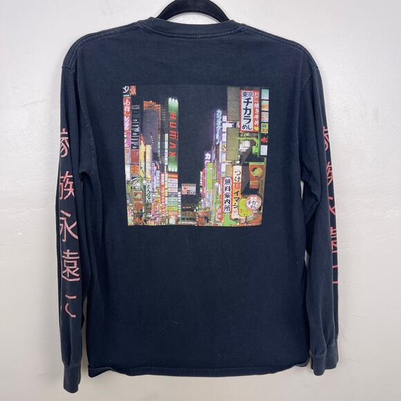 La Familia Tokyo Skyline Men's Long Sleeve T-Shirt - Picture 2 of 6